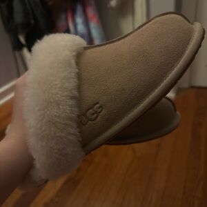 UGG Tan Cream Slippers Plush Sheepskin Comfort